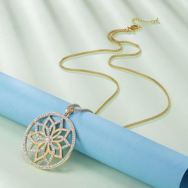 Flora Crystal Necklace - Rosetose