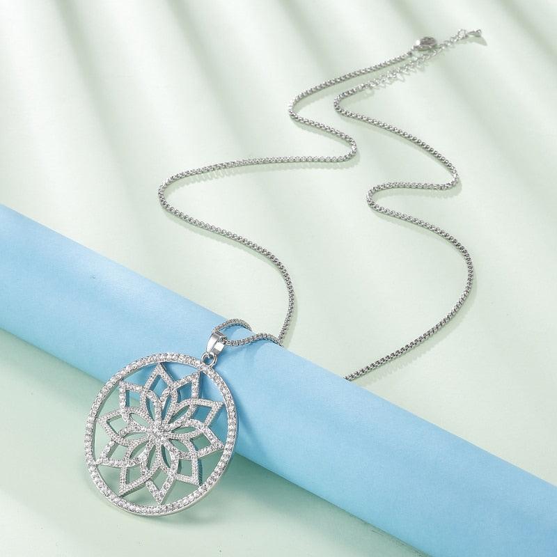 Flora Crystal Necklace - Rosetose