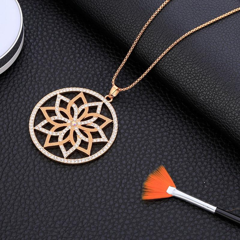 Flora Crystal Necklace - Rosetose