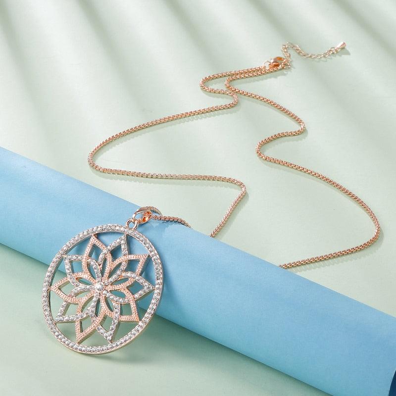 Flora Crystal Necklace - Rosetose