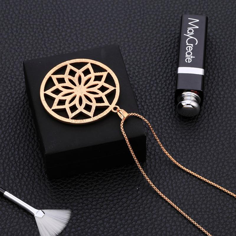 Flora Crystal Necklace - Rosetose