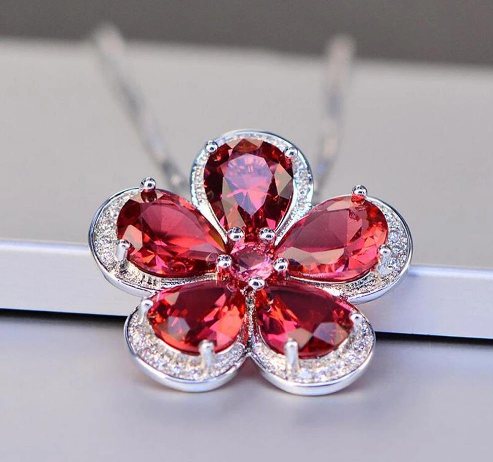 ROSA Flower Petals Necklace - Rosetose